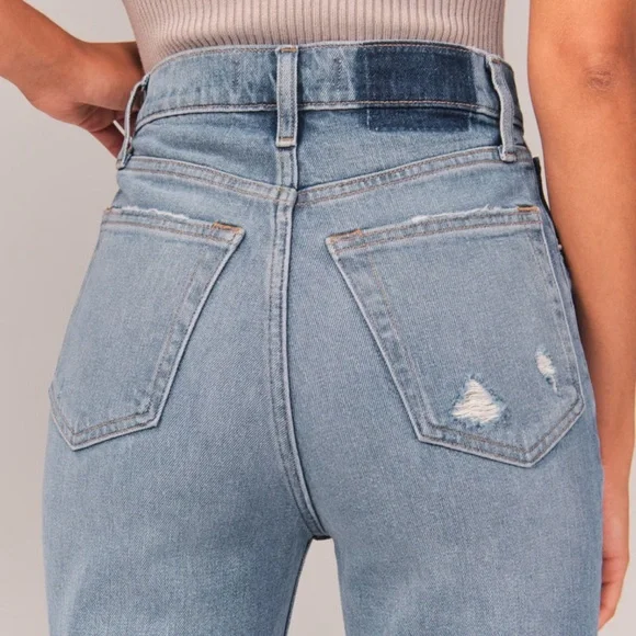 Abercrombie & Fitch The 90’s Straight Ultra High Rise Asymmetrical Jeans - Picture 5 of 11